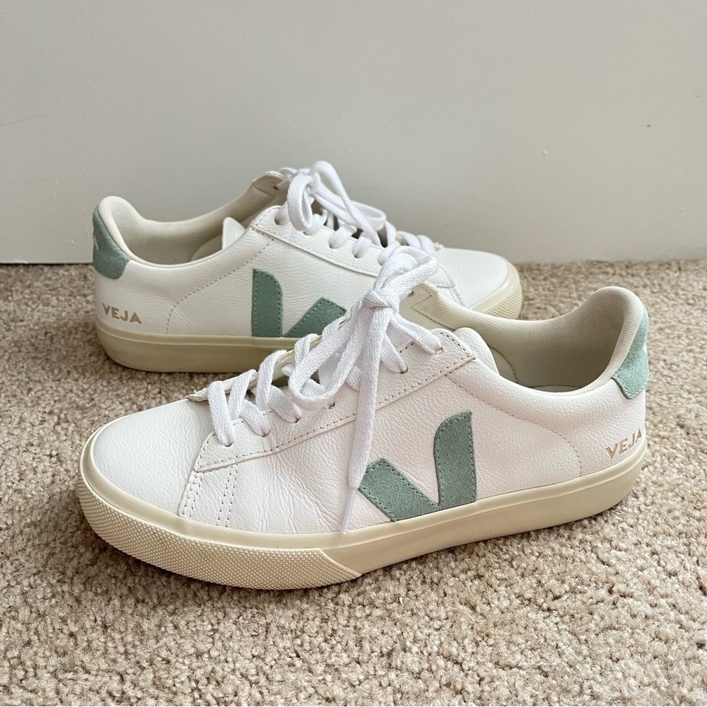 Veja Campo Sneaker in Matcha green